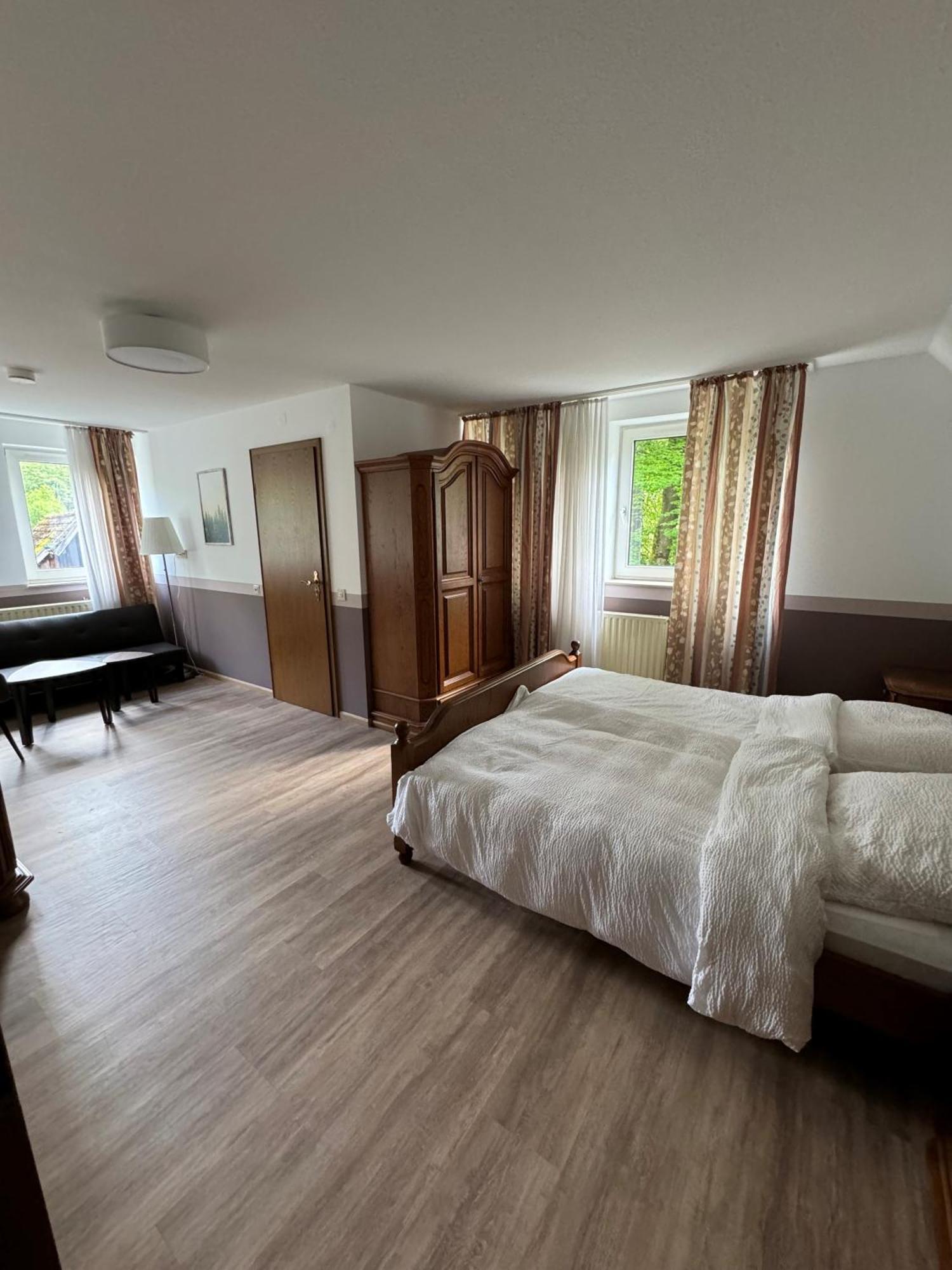Hotel Zur Muehle Изерлон Стая снимка