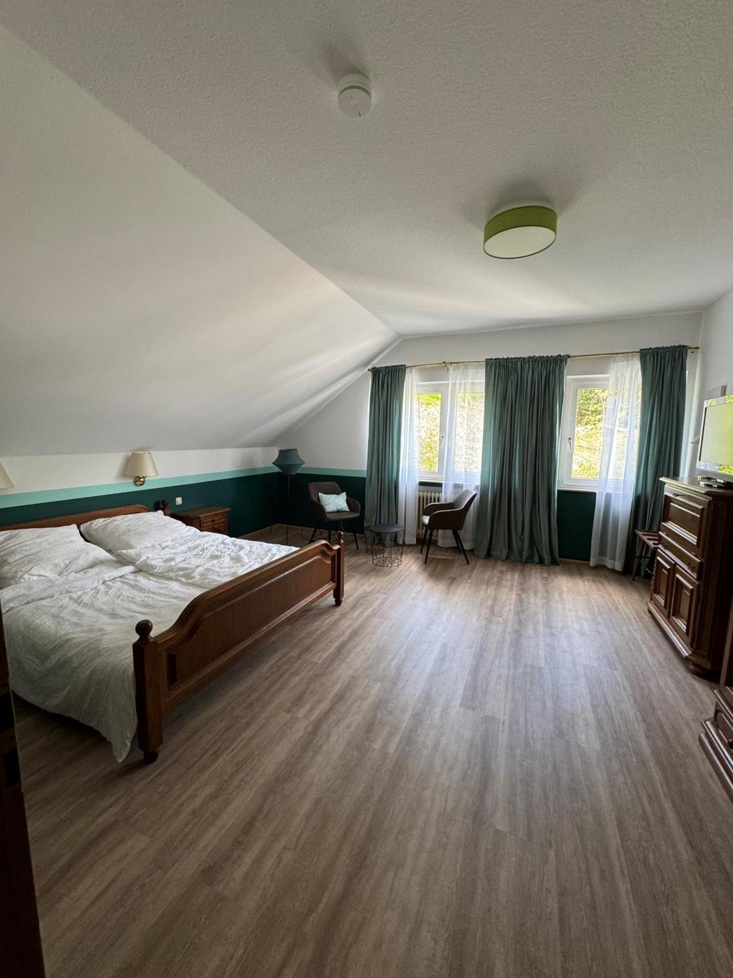 Hotel Zur Muehle Изерлон Стая снимка