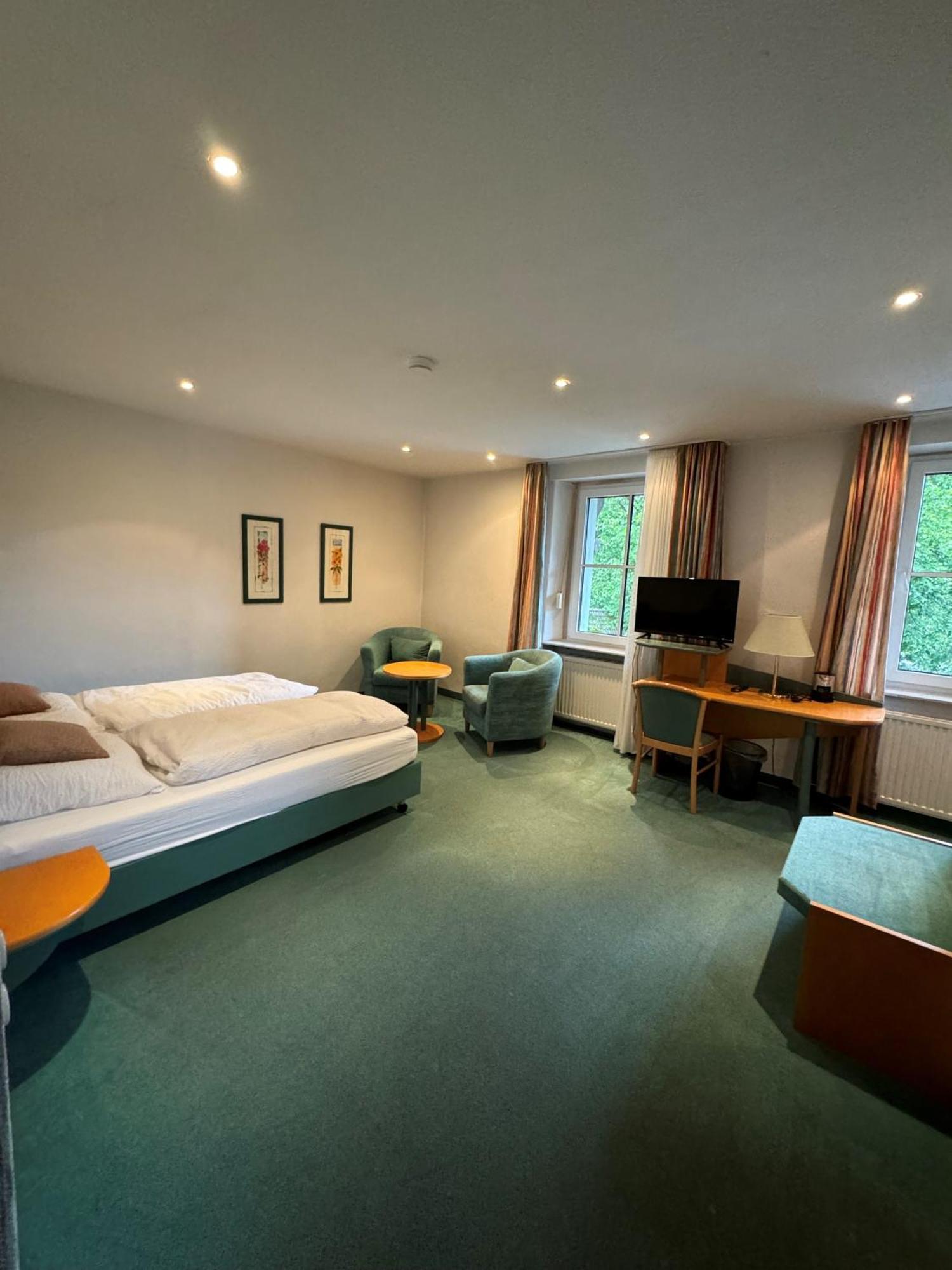 Hotel Zur Muehle Изерлон Екстериор снимка