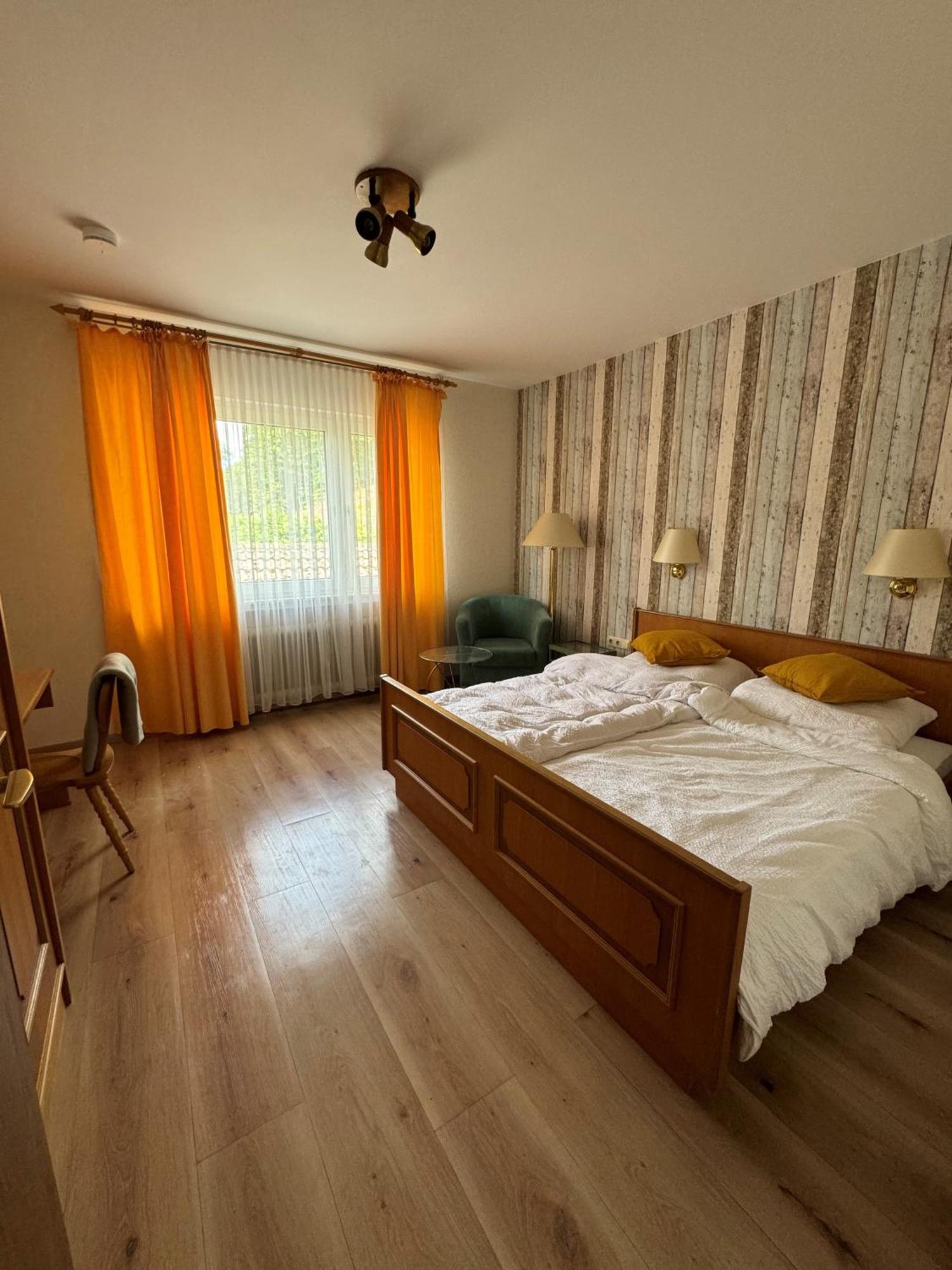 Hotel Zur Muehle Изерлон Стая снимка